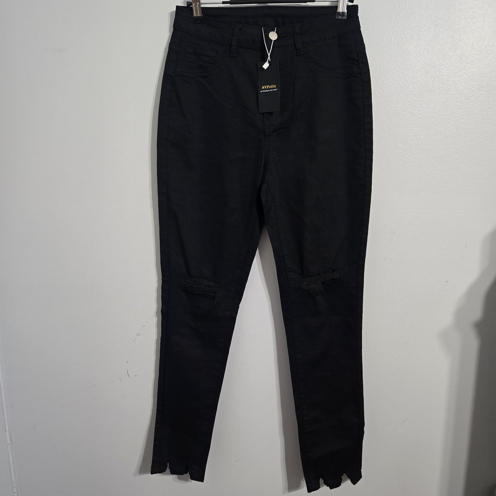 P#55 NVFelix Size M‎ Black Distressed Jeans